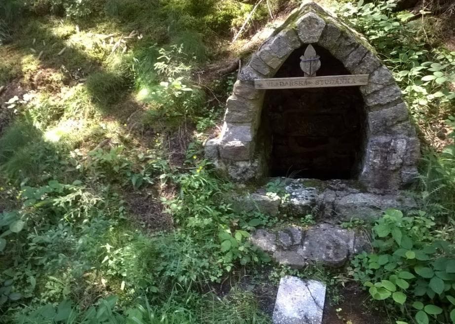 Vladařská studánka