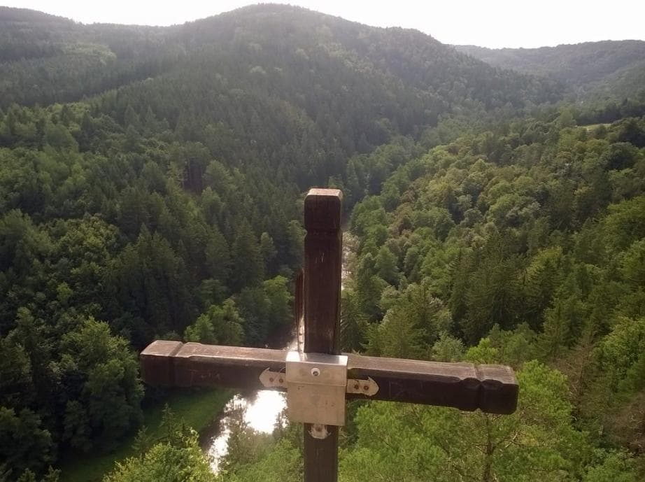Ohře pod jeskynní vyhlídkou