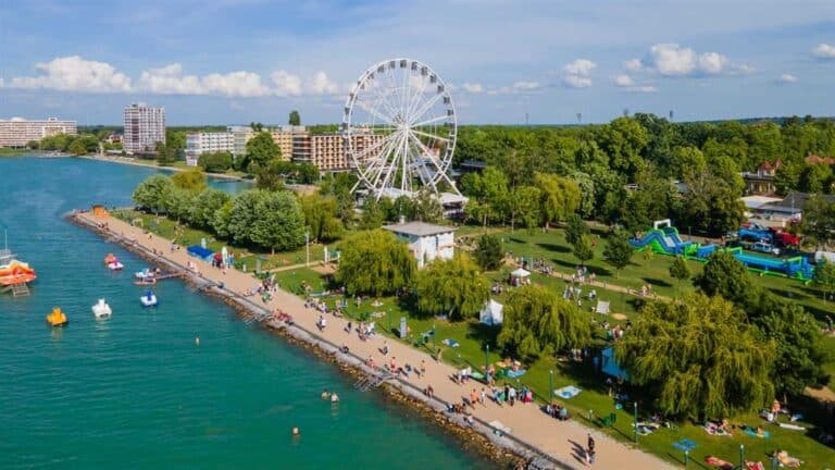 Koupání a zábava u Balatonu