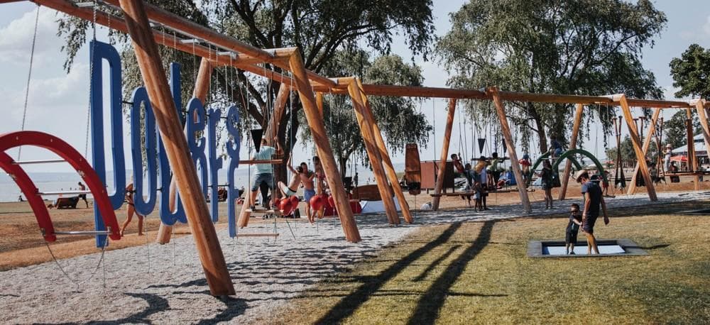 Koupání a zábava u Neziderského jezera