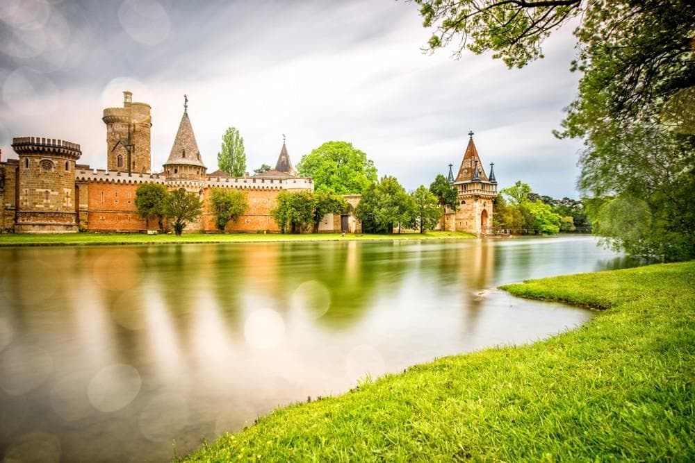 Kouzelný zámek Franzensburg, čokoládovna a město Baden