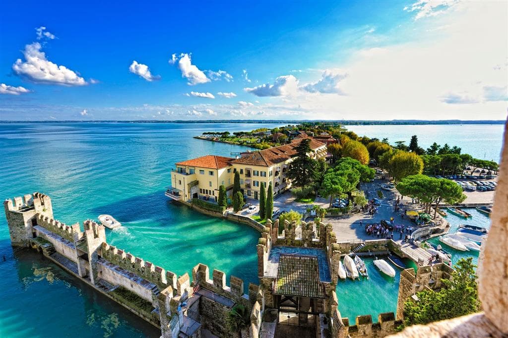 Přírodní krásy v okolí jezera Lago di Garda s koupáním