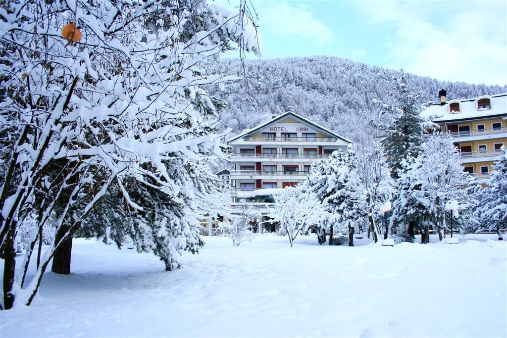 5denní zájezd s dopravou, polopenzí a skipasem v ceně – hotel Urri