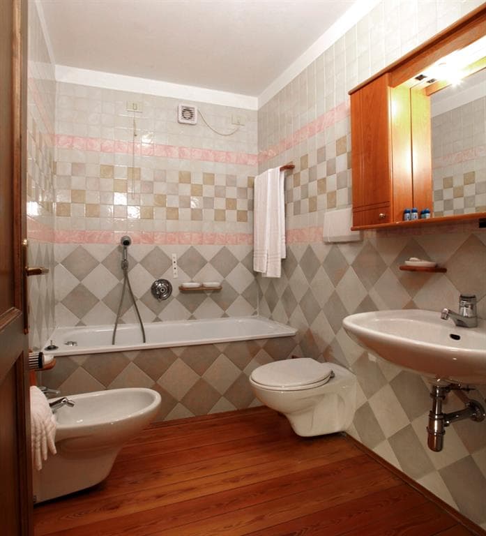 6denní zájezd s dopravou, polopenzí a skipasem v ceně – hotel Locanda Locatori