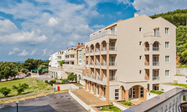 Hotel Drvenik Palace