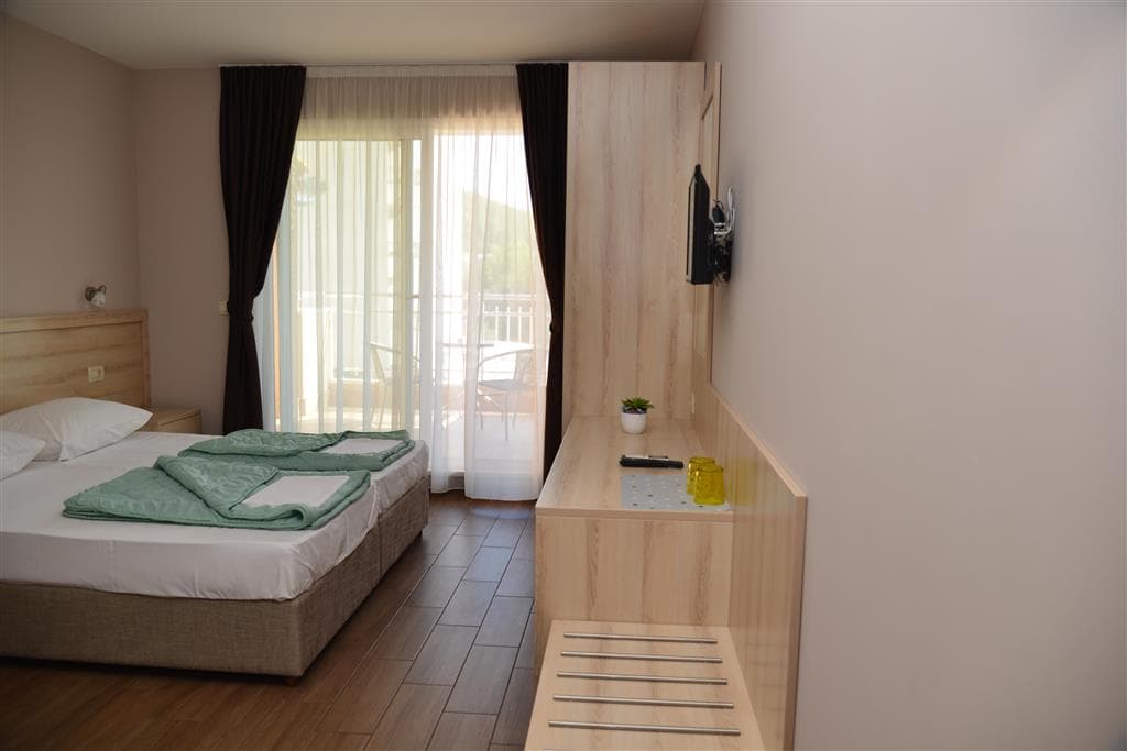 Hotel Drvenik Palace