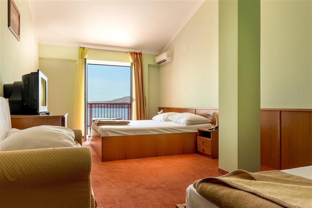 Hotel Zagreb (Karlobag)