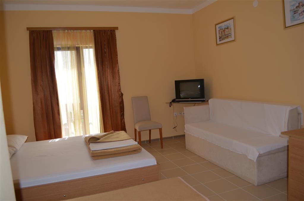Hotel Zagreb (Karlobag)