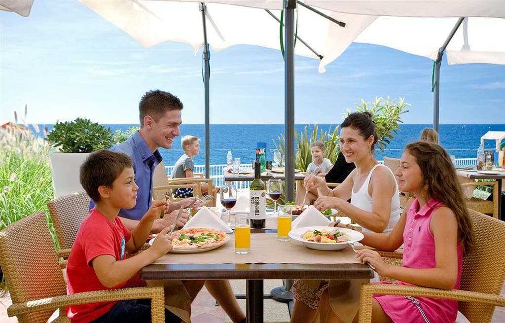 Resort Lanterna (apartmány s polopenzí)