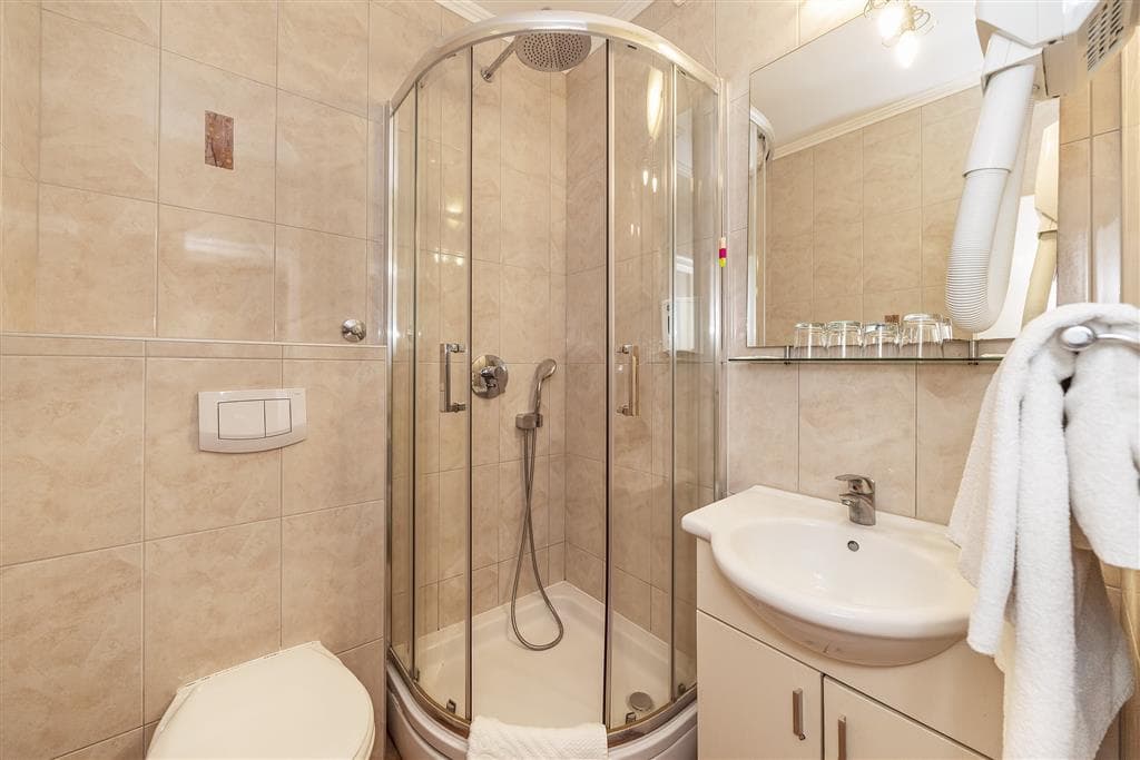 Hotel Omorika (Punat)