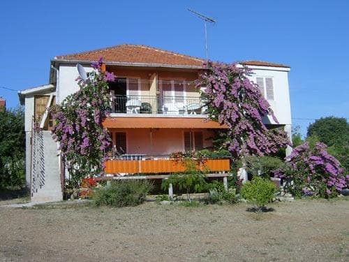 Privátní no name apartmány Sv. Filip i Jakov