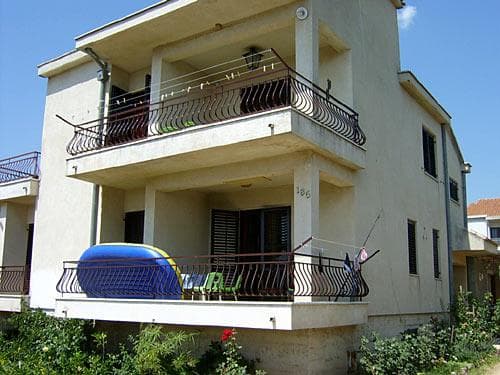 Privátní no name apartmány Sv. Filip i Jakov