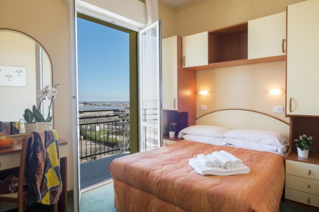 Hotel Crosal