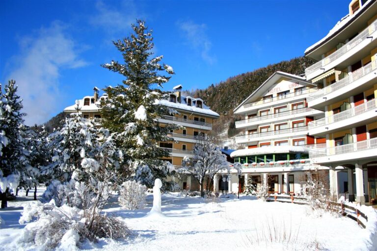 6denní zájezd (denní přejezd) s dopravou, polopenzí a skipasem v ceně – hotel Urri