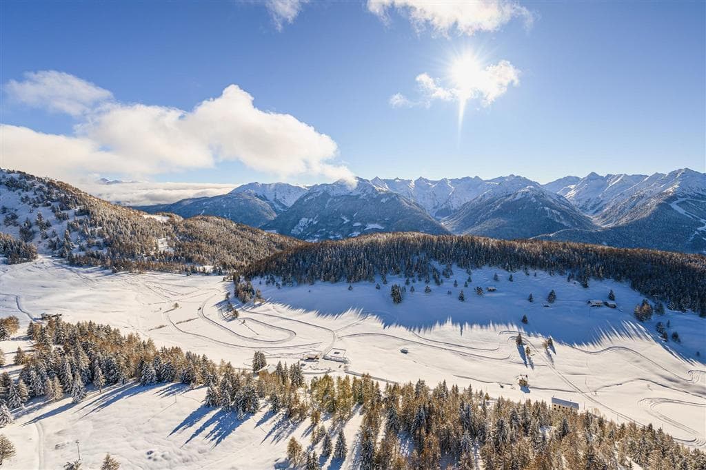6denní zájezd (denní přejezd) s dopravou, polopenzí a skipasem v ceně – hotel Urri