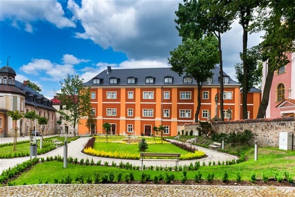 DŁUGI DOM – Jelenia Góra