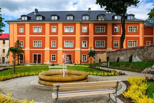 DŁUGI DOM – Jelenia Góra