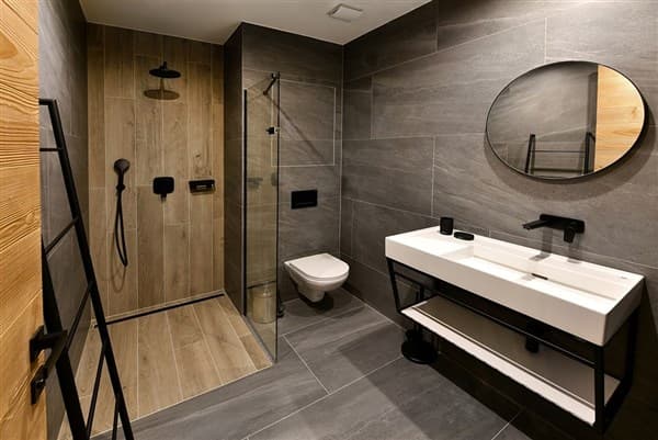 APLEND HOTEL OVRUČ – Štrbské Pleso