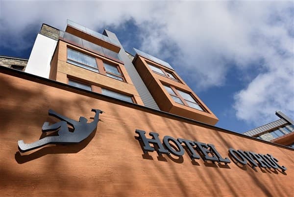 APLEND HOTEL OVRUČ – Štrbské Pleso