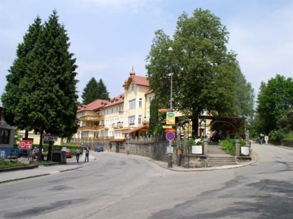 PRAHA – Luhačovice