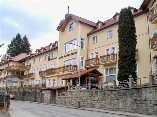 PRAHA – Luhačovice