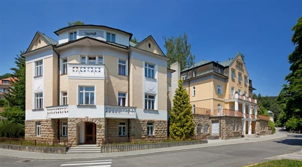LÁZEŇSKÉ PENZIONY VEPŘEK A PÓLA – Luhačovice