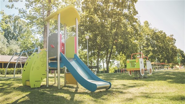 FAMILY RESORT – Patince