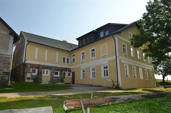 POD PRALESEM – Zátoň