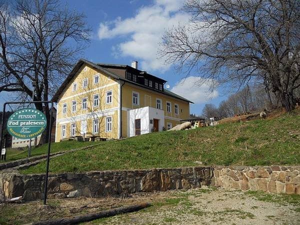 POD PRALESEM – Zátoň
