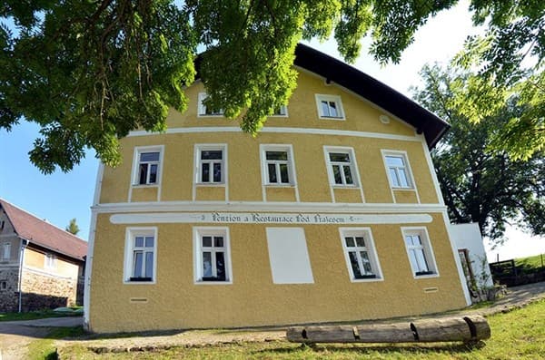 POD PRALESEM – Zátoň