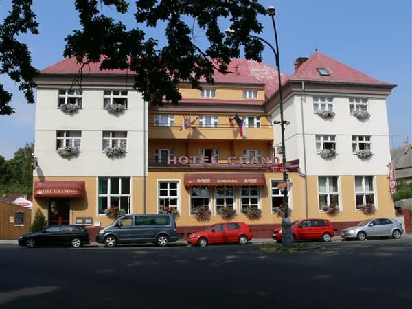 GRAND – Doksy