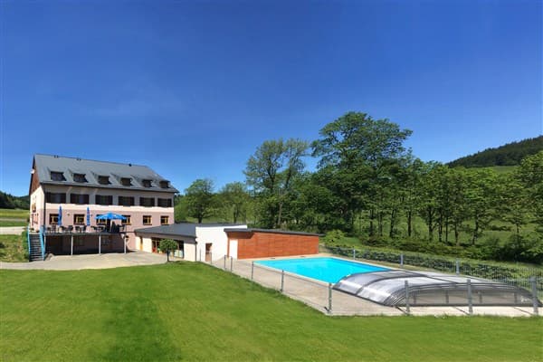 Hotel PARK a Penzion PARMA – Ostružná