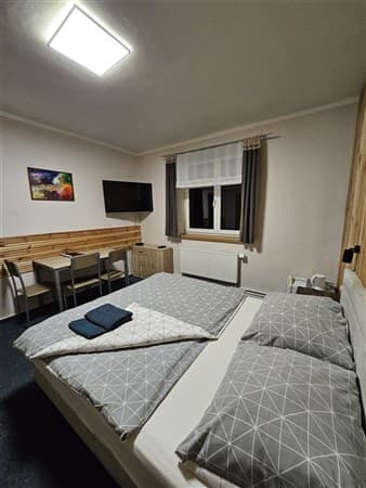 Hotel PARK a Penzion PARMA – Ostružná