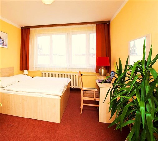 CHARLES CENTRAL – Praha 8 – Karlín