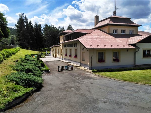 Penzion SCHAUMANNŮV DVŮR – Karlovice