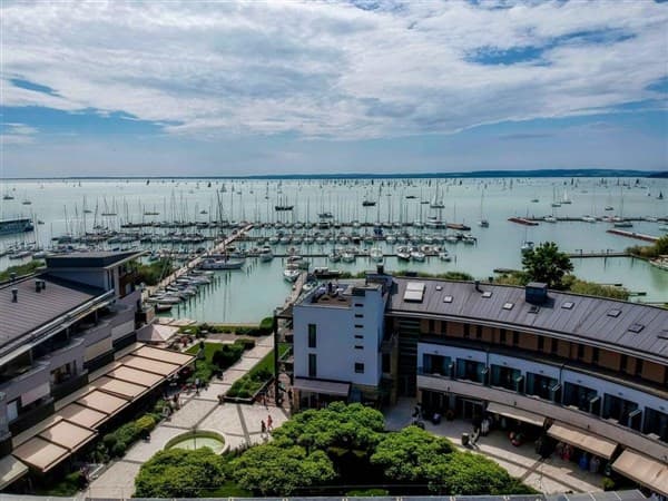 GOLDEN LAKE RESORT – Balatonfüred