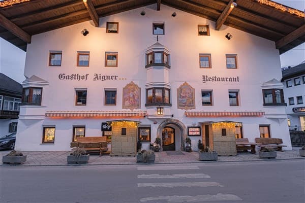 AIGNER – Fügen