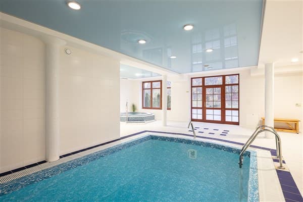 PYTLOUN WELLNESS HOTEL HASIŠTEJN – Místo