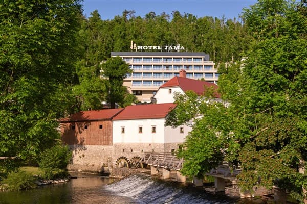 JAMA – Postojna