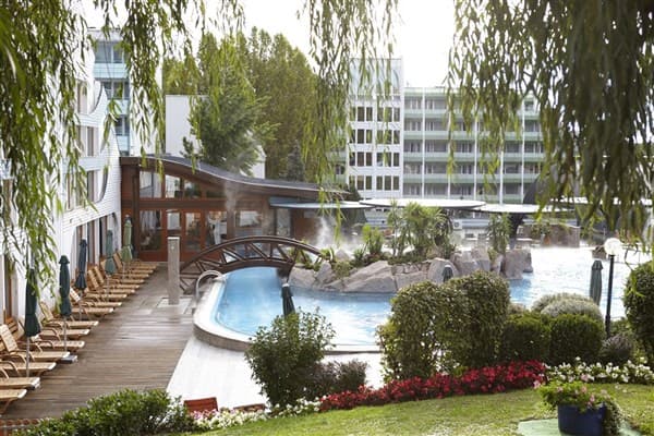 NaturMed Hotel CARBONA – Hévíz