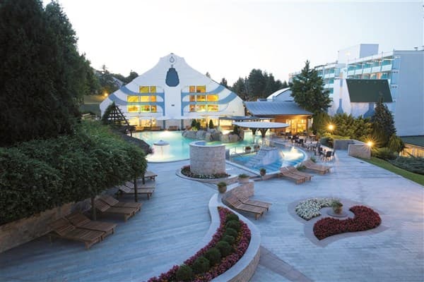 NaturMed Hotel CARBONA – Hévíz