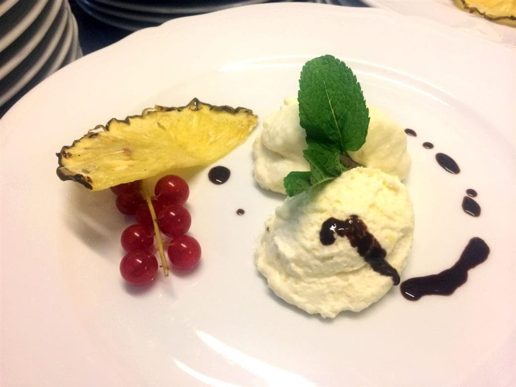 6denní zájezd (denní přejezd) s dopravou, polopenzí a skipasem ceně – hotel Miralago