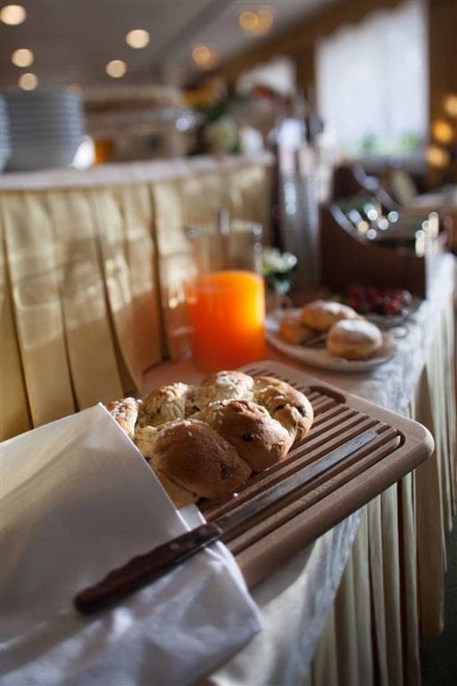 6denní zájezd (denní přejezd) s dopravou, polopenzí a skipasem ceně – hotel Miralago