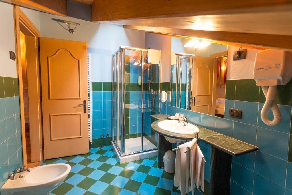 6denní velikonoční zájezd s polopenzí a skipasem – hotel Arisch