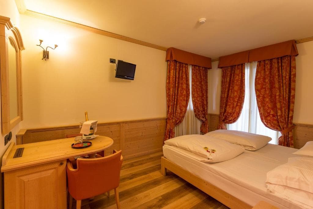 6denní velikonoční zájezd s polopenzí a skipasem – hotel Arisch