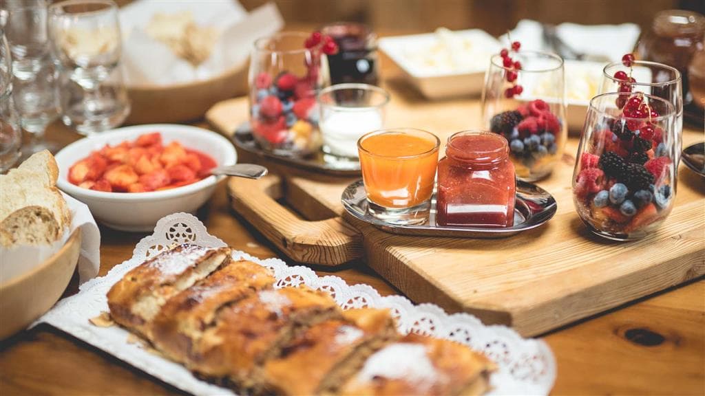 6denní zájezd (denní přejezd) s dopravou, polopenzí a skipasem ceně – hotel Canada