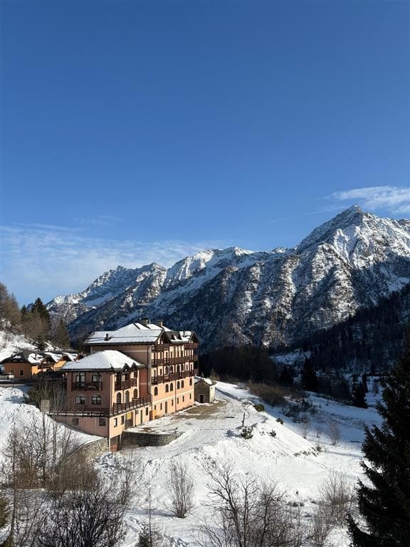 6denní zájezd (denní přejezd) s dopravou, polopenzí a skipasem ceně – hotel Locanda Locatori