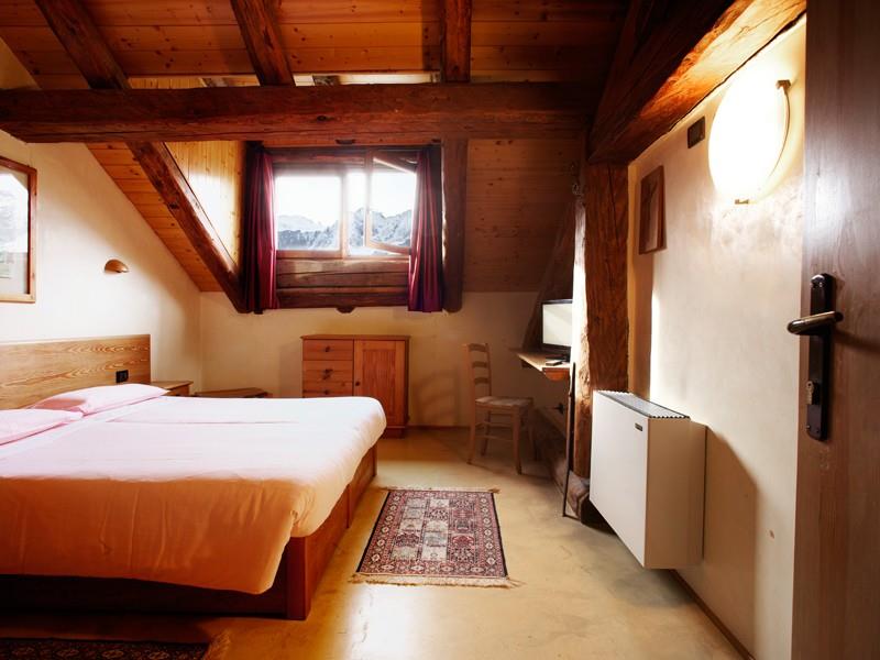 6denní zájezd (denní přejezd) s dopravou, polopenzí a skipasem ceně – hotel La Mirandola