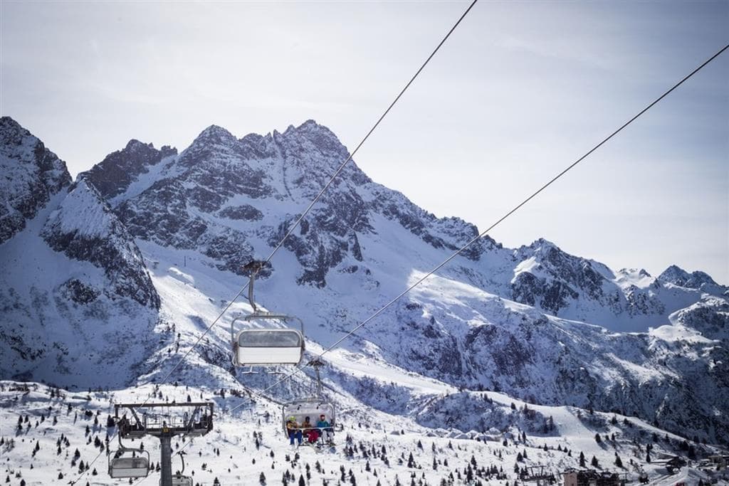 5denní zájezd s dopravou, polopenzí a skipasem v ceně – hotely různé Passo Tonale a okolí