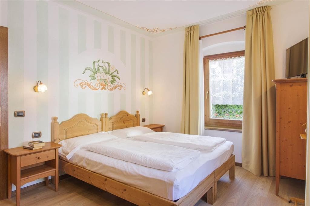 6denní zájezd (denní přejezd) s dopravou, polopenzí a skipasem v ceně – hotely různé Paganella